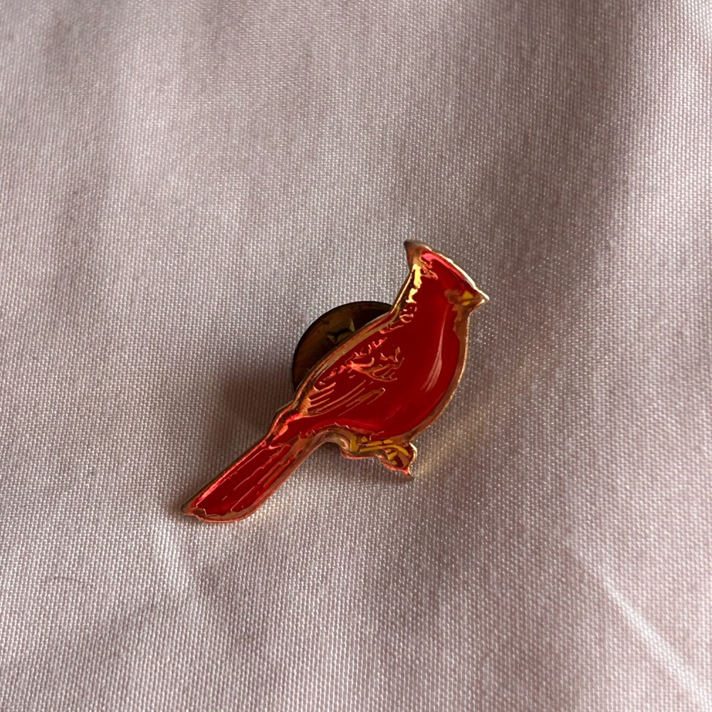 Vintage Red Cardinal Gold Enamel Pin – One Size